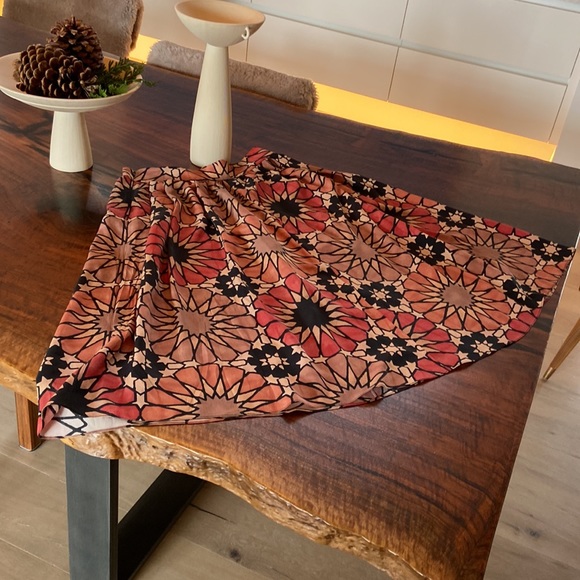 Beautiful Silk Skirt - Picture 2 of 4